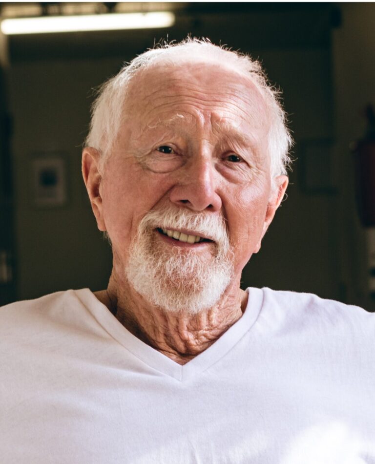 new luis maestre parejo 768x950